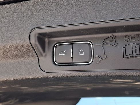 Used 2023 Ford Explorer XLT w/ Equipment Group 202A AWD/4WD image 30