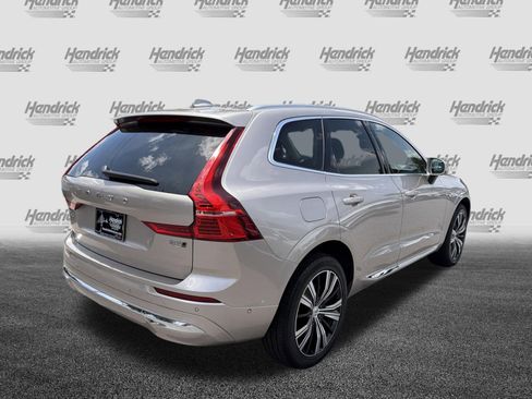 Certified 2023 Volvo XC60 B5 Plus AWD/4WD image 10