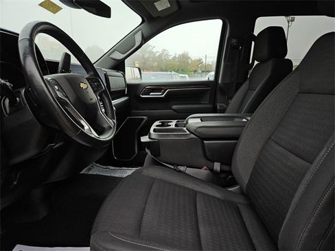 Used 2022 Chevrolet Silverado 1500 LT image 12