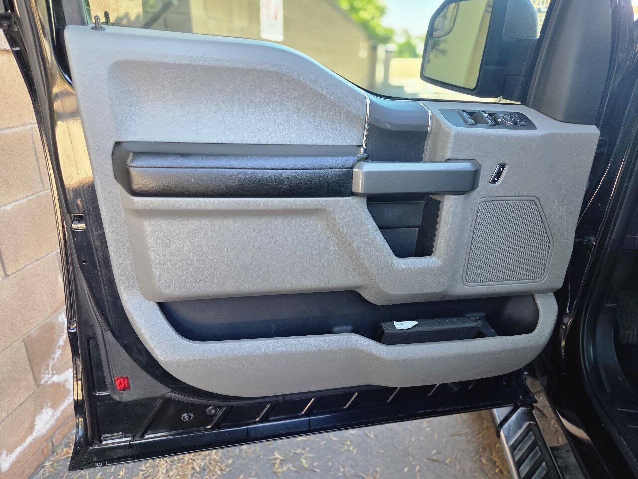 Used 2016 Ford F150 XLT w/ Equipment Group 301A Mid RWD image 27