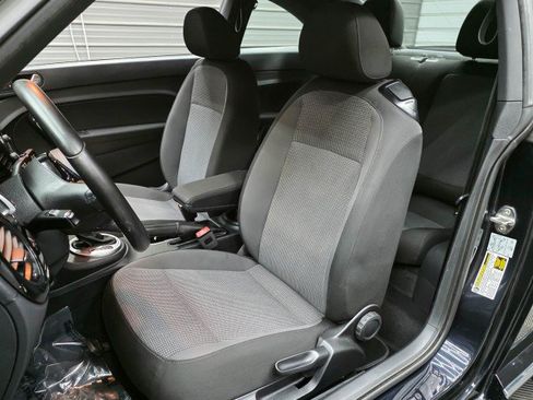Used 2019 Volkswagen Beetle 2.0T S FWD image 13