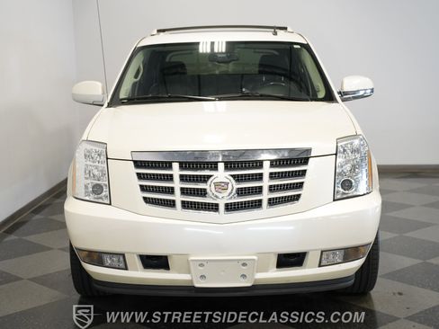 Used 2009 Cadillac Escalade EXT image 23