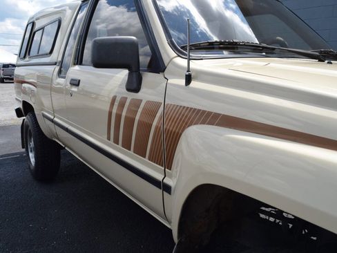 Used 1988 Toyota Pickup SR5 image 34