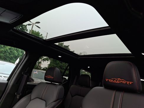Certified 2025 Honda Pilot TrailSport image 13