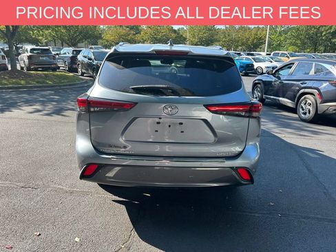 Used 2021 Toyota Highlander Limited FWD image 5
