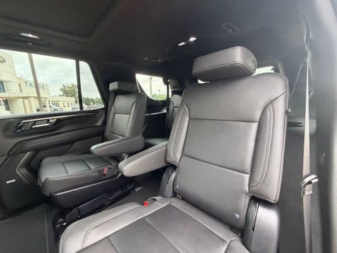 Used 2025 Chevrolet Tahoe Z71 w/ Comfort Package AWD/4WD image 21