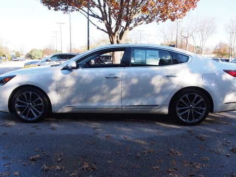 Used 2019 Kia Cadenza Technology image 4