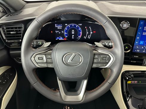 Used 2024 Lexus NX 250 FWD w/ Premium Package image 9