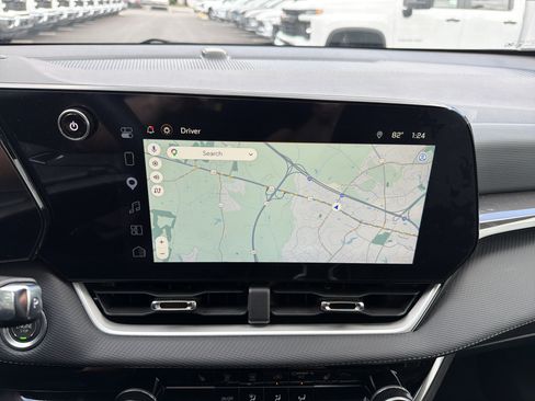 Used 2025 Chevrolet Equinox LT w/ Safety and Technology Package FWD image 24