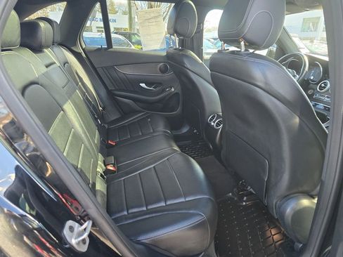 Used 2022 Mercedes-Benz GLC 300 4MATIC image 11
