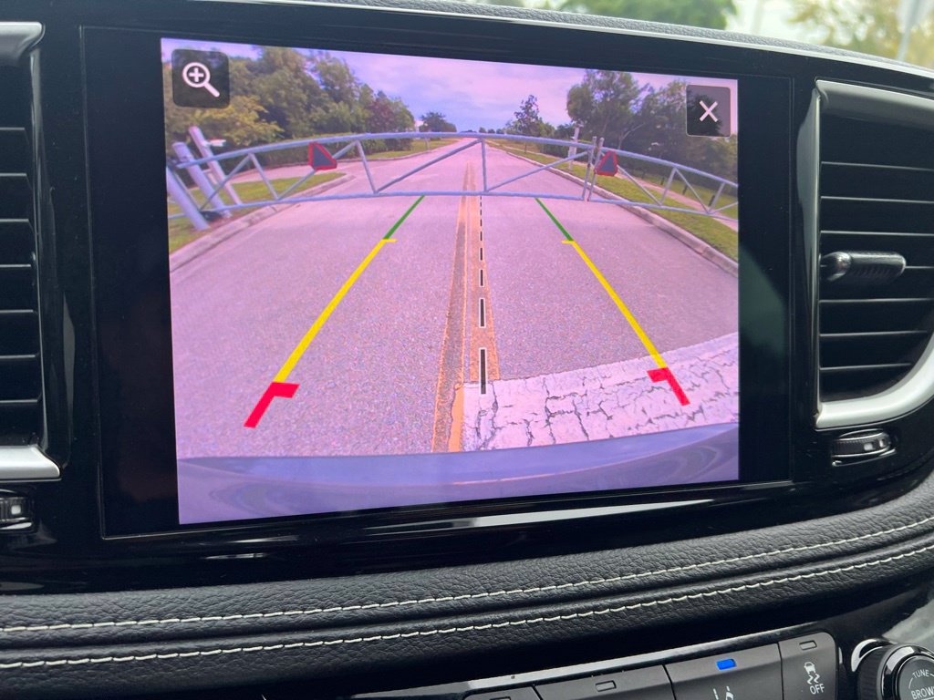 Used 2022 Chrysler Pacifica Touring-L w/ Uconnect Theater Family Group FWD image 46