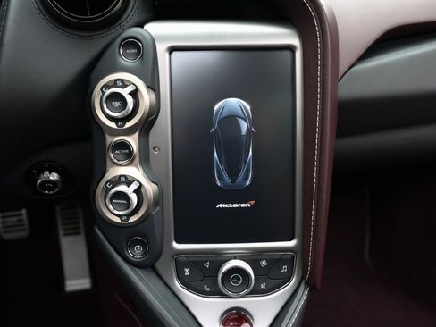 Used 2018 McLaren 720S Performance image 31