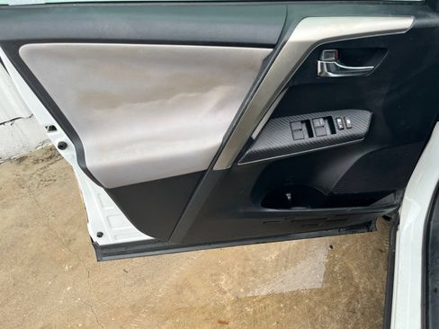 Used 2014 Toyota RAV4 XLE FWD image 11