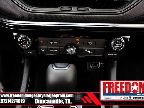 New 2026 Jeep Compass Latitude image 23