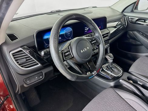 Used 2024 Kia Seltos S FWD image 8