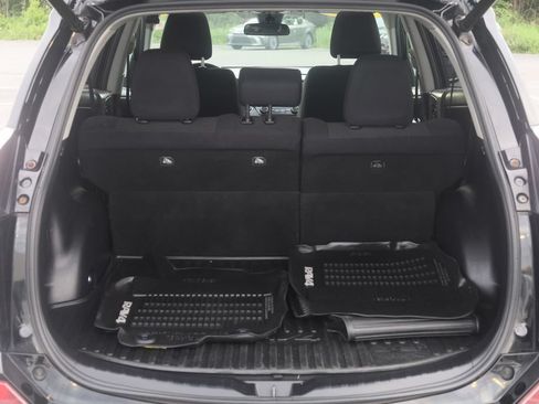 Used 2018 Toyota RAV4 XLE AWD/4WD image 25