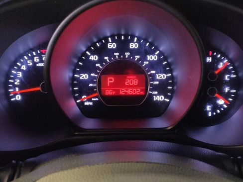Used 2019 Kia Soul FWD image 23
