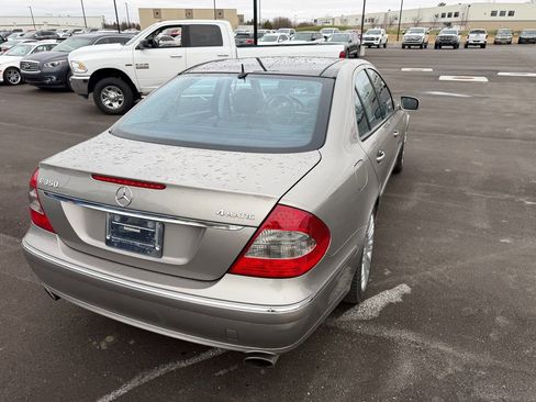 Used 2007 Mercedes-Benz E 350 4MATIC Sedan image 3
