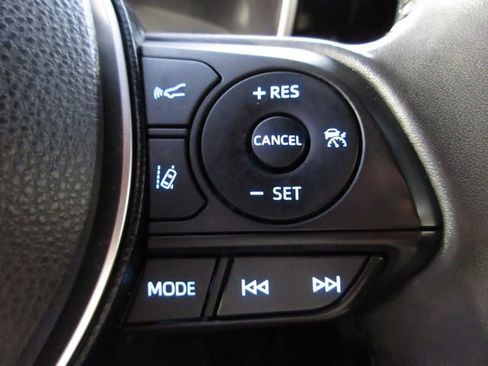 Used 2021 Toyota Corolla SE image 16