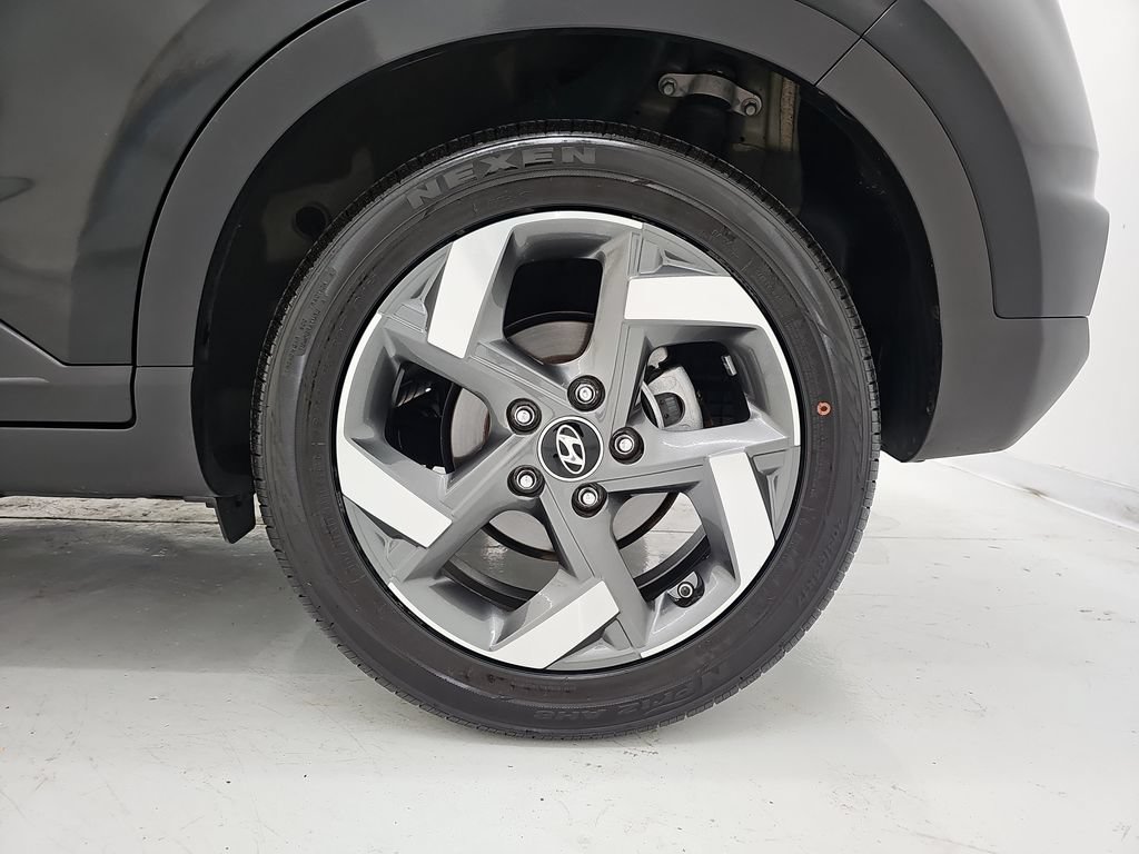 Used 2024 Hyundai Venue SEL FWD image 39