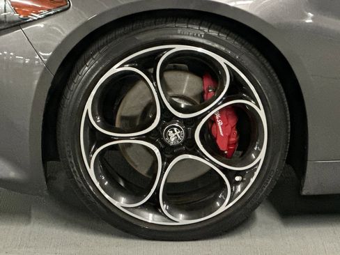 Used 2023 Alfa Romeo Giulia Veloce RWD image 34