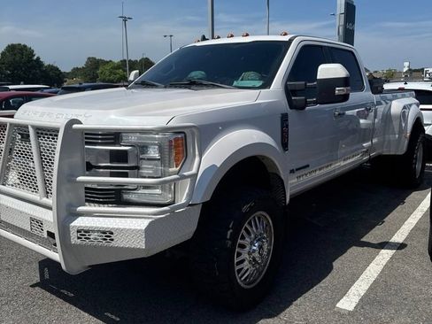 Used 2019 Ford F450 Limited w/ FX4 Off-Road Package AWD/4WD image 4