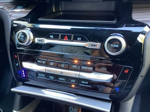 Used 2022 Ford Explorer Limited w/ Equipment Group 301A image 59