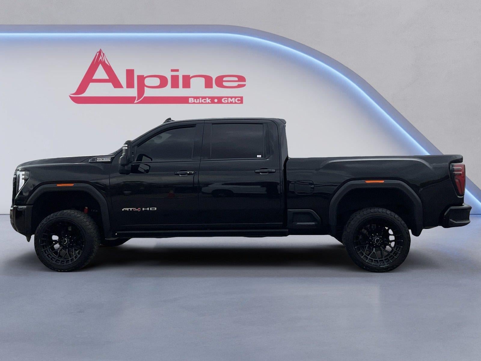 Used 2024 GMC Sierra 2500 AT4 w/ AT4 Premium Plus Package AWD/4WD image 2