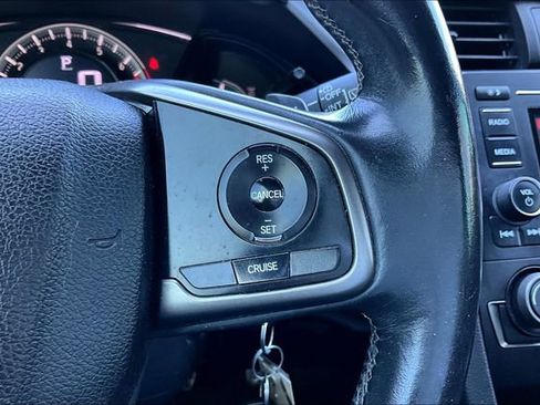 Used 2018 Honda Civic Sport image 11