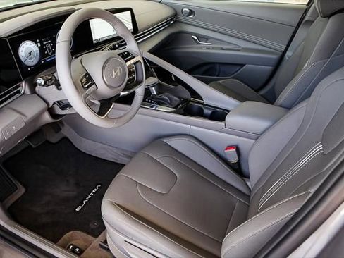 Used 2024 Hyundai Elantra SEL w/ Convenience Package image 11