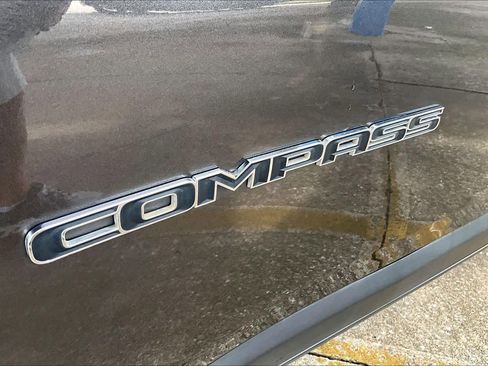 Used 2023 Jeep Compass Sport AWD/4WD image 31