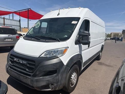 Used 2024 RAM ProMaster 2500 w/ Convenience Group FWD image 3
