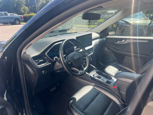 Used 2025 Ford Escape Platinum AWD/4WD image 19