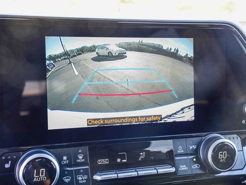 Certified 2025 Toyota Highlander XLE image 29