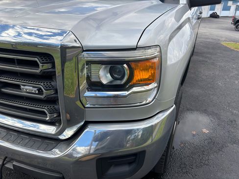 Used 2015 GMC Sierra 2500 4WD Crew Cab 167.7 image 10