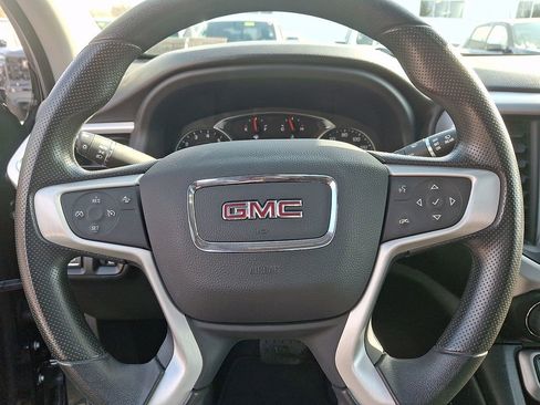 Certified 2023 GMC Acadia SLE w/ Driver Convenience Package image 19