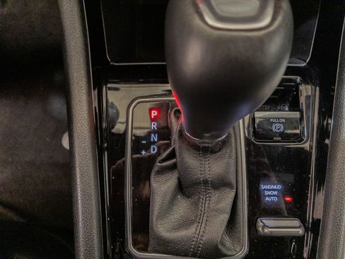 Used 2025 Jeep Compass Limited image 21