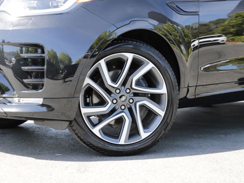 Certified 2025 Land Rover Discovery Dynamic SE AWD/4WD image 2
