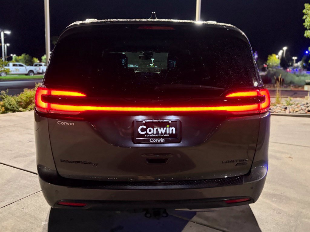 Used 2021 Chrysler Pacifica Limited w/ Uconnect Theater Family Group AWD/4WD image 8