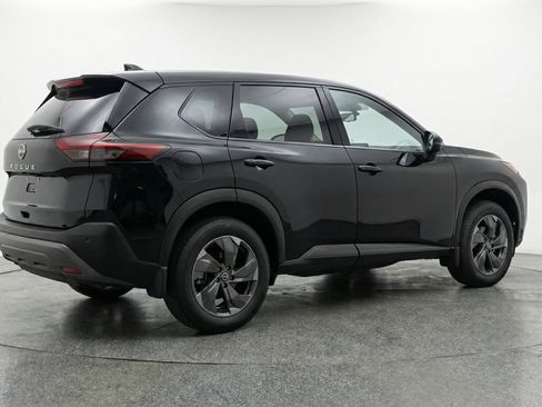 Used 2025 Nissan Rogue SV image 9
