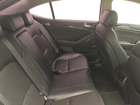 Used 2016 Kia Cadenza Limited image 19