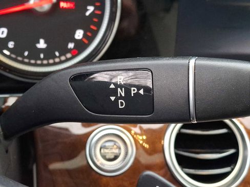 Used 2019 Mercedes-Benz E 300 4MATIC image 12