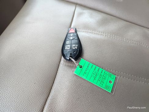 Used 2014 Chrysler Town & Country Touring image 52