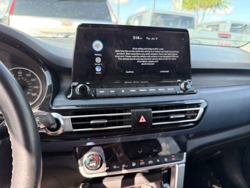 Used 2023 Kia Seltos S w/ Navigation Package FWD image 5