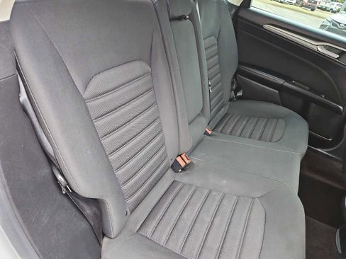 Used 2019 Ford Fusion SE FWD image 20
