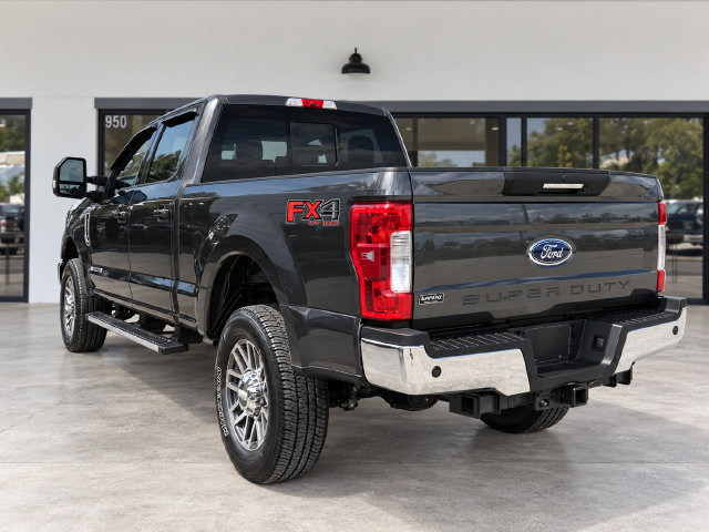 Used 2017 Ford F250 Lariat w/ Lariat Ultimate Package AWD/4WD image 3