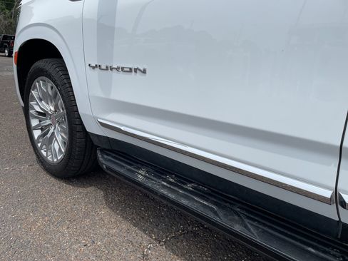 Used 2023 GMC Yukon SLT RWD image 11