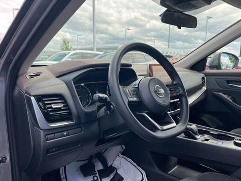 Used 2021 Nissan Rogue SV AWD/4WD image 9