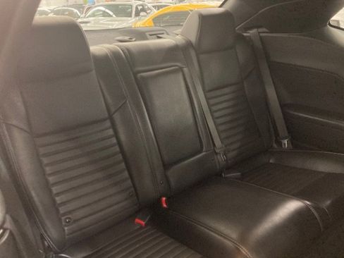 Used 2012 Dodge Challenger SXT image 11
