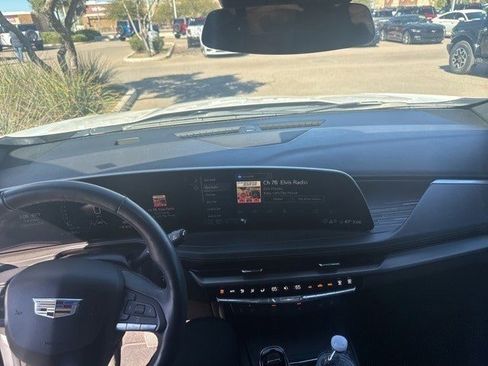 Used 2024 Cadillac XT4 Premium Luxury image 12